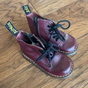 Dr. Martens Kids Maroon boots